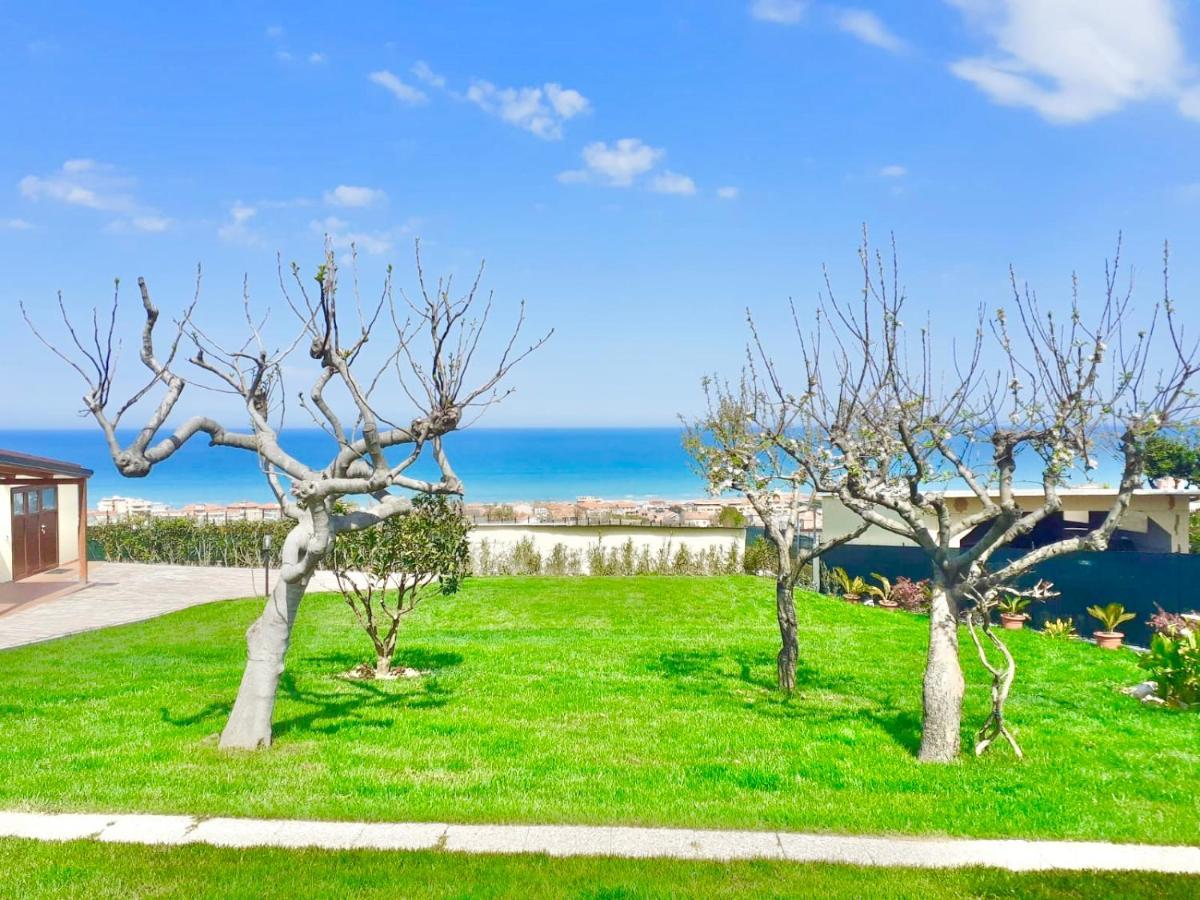 Casa Vacanze Con Vista Mare E Giardino - Amanecer Marzocca di Senigallia Exterior foto